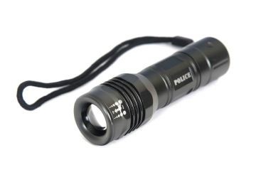 Police Pc-17 Pilli Zoomlu El Feneri